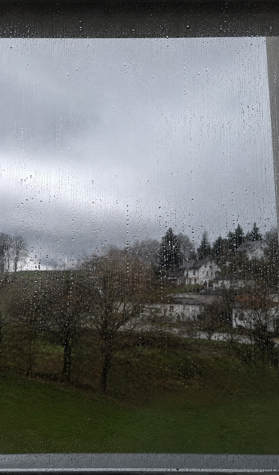 Fensterfront im Verwaltungsgebäude — vorher